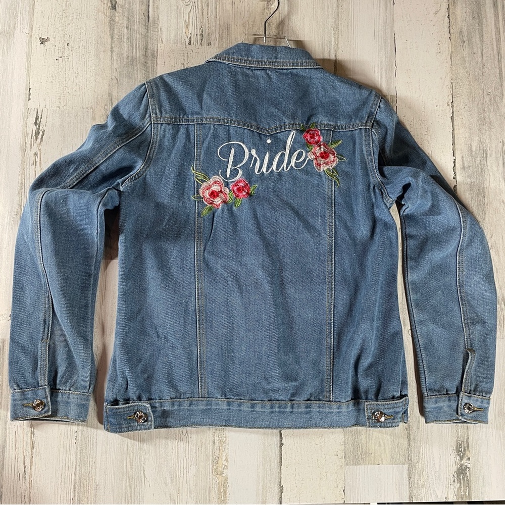 DAVID’S BRIDAL DENIM JEAN JACKET S BRIDE EMBROIDERY FLOWERS “BRIDE” BUTT…